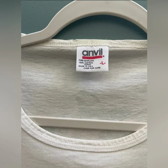 M044 - 1990s Single Stitch Vintage Chickadees t-shirt // 23” ptp - Picture 2 of 3